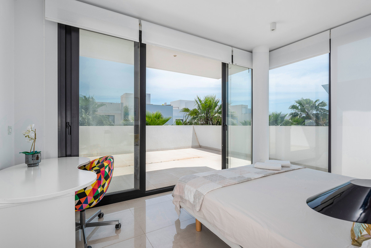 Se vende Villa - Chalet de 4 dormitorios en Costa Blanca, Alicante, España
