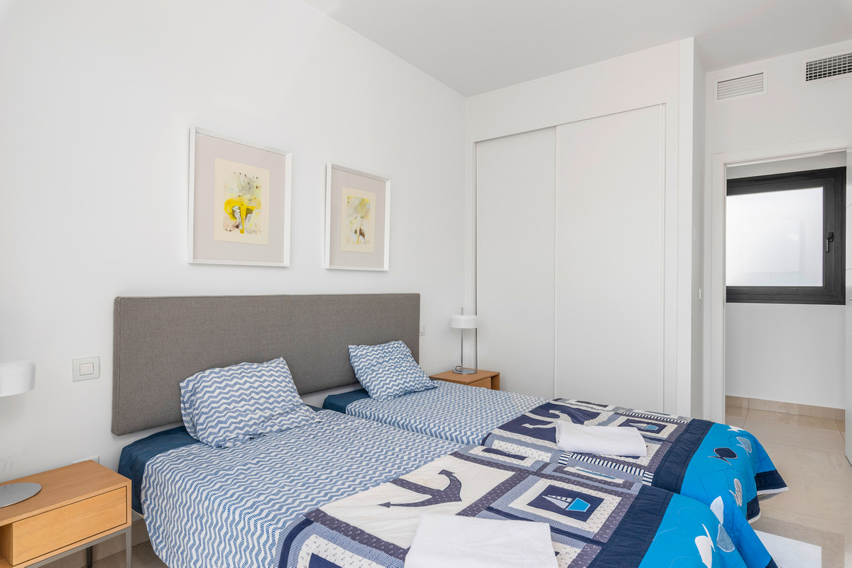 Se vende Villa - Chalet de 4 dormitorios en Costa Blanca, Alicante, España