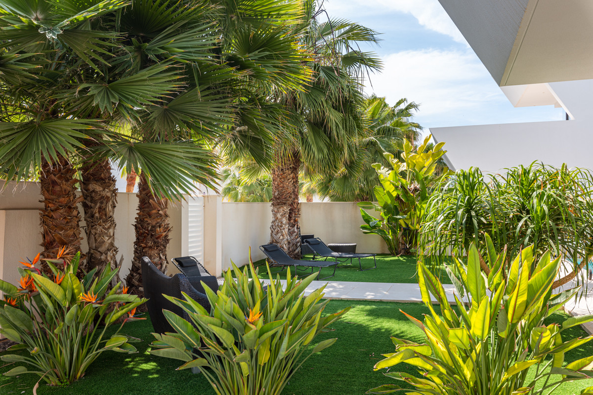 Se vende Villa - Chalet de 4 dormitorios en Costa Blanca, Alicante, España
