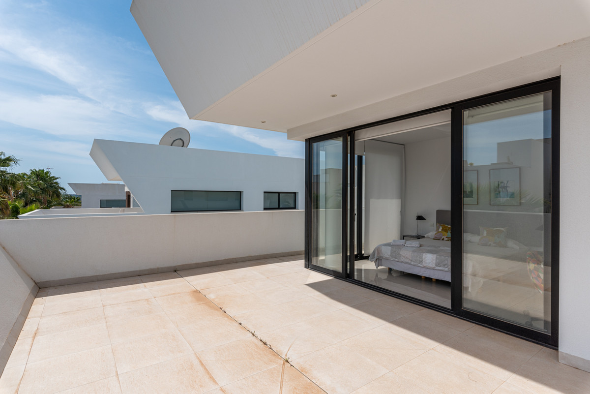 Se vende Villa - Chalet de 4 dormitorios en Costa Blanca, Alicante, España
