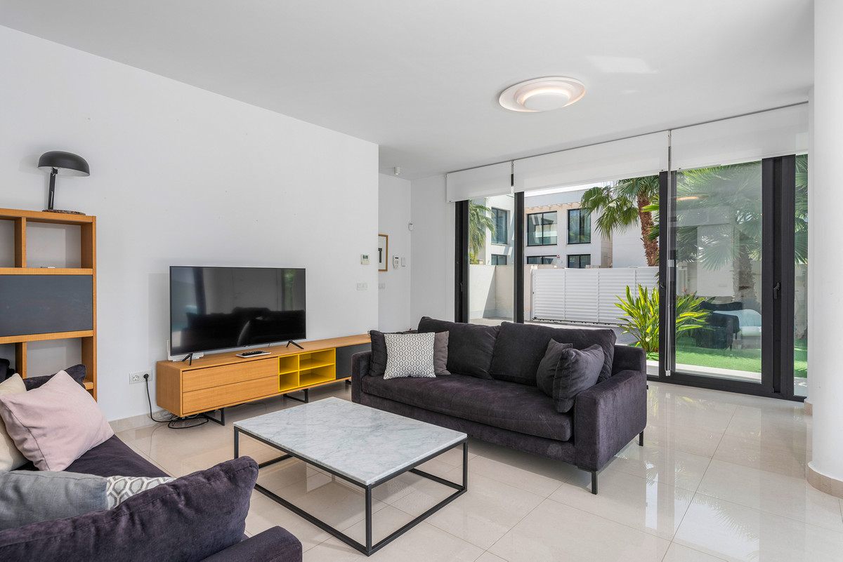 Se vende Villa - Chalet de 4 dormitorios en Costa Blanca, Alicante, España
