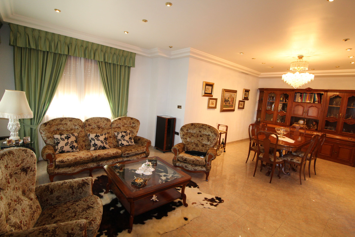 7 Bed Townhouse for sale in Valverde Costa Blanca, Alicante, Spain