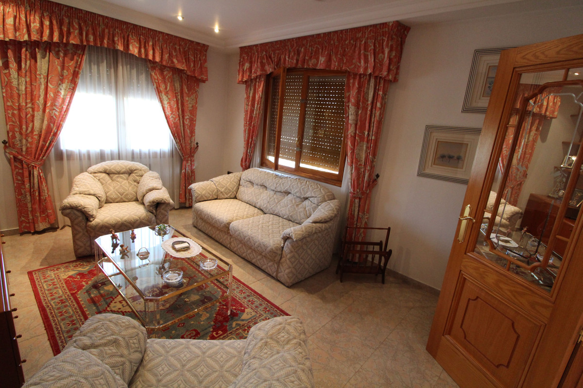 7 Bed Townhouse for sale in Valverde Costa Blanca, Alicante, Spain