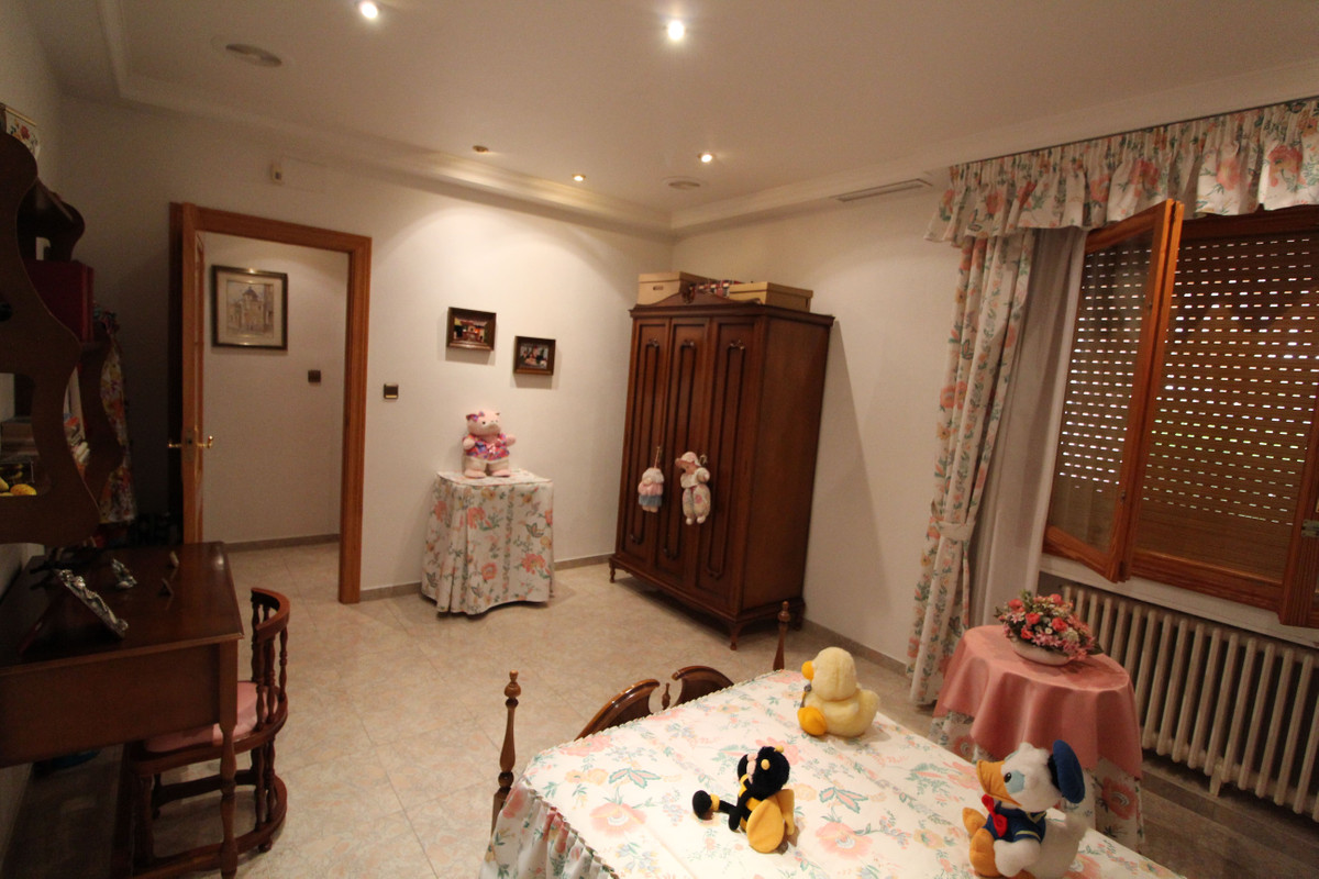 7 Bed Townhouse for sale in Valverde Costa Blanca, Alicante, Spain