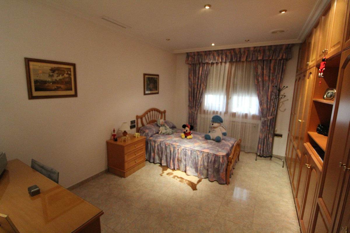 7 Bed Townhouse for sale in Valverde Costa Blanca, Alicante, Spain