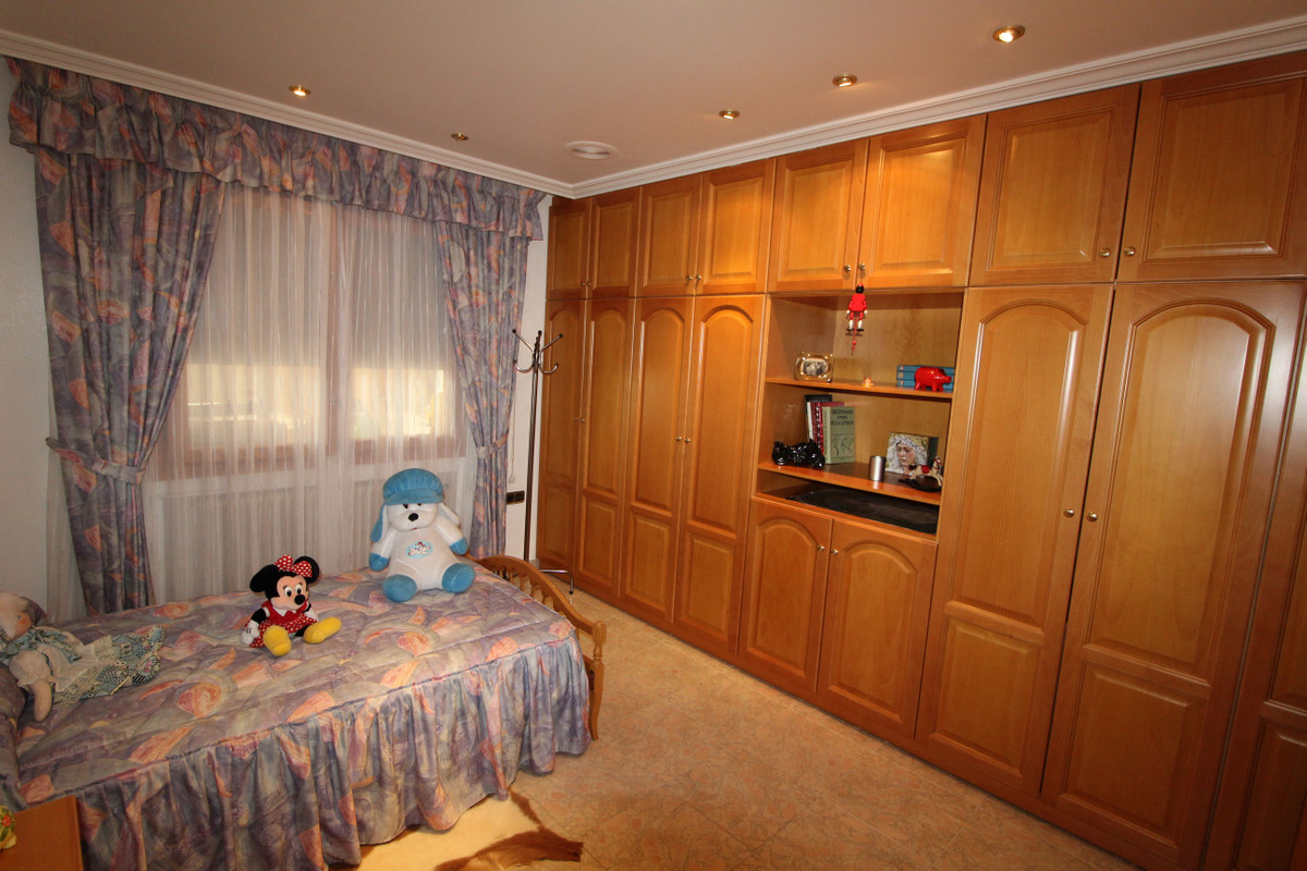 7 Bed Townhouse for sale in Valverde Costa Blanca, Alicante, Spain