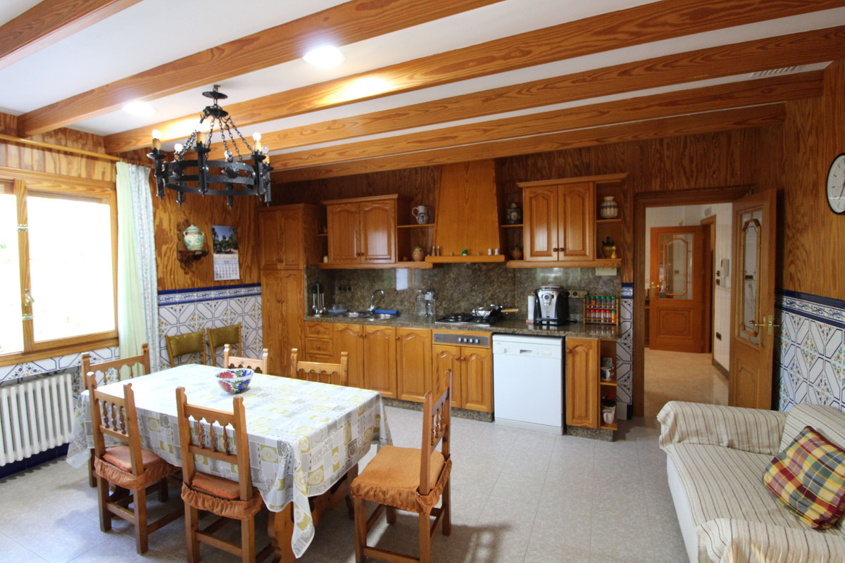 7 Bed Townhouse for sale in Valverde Costa Blanca, Alicante, Spain