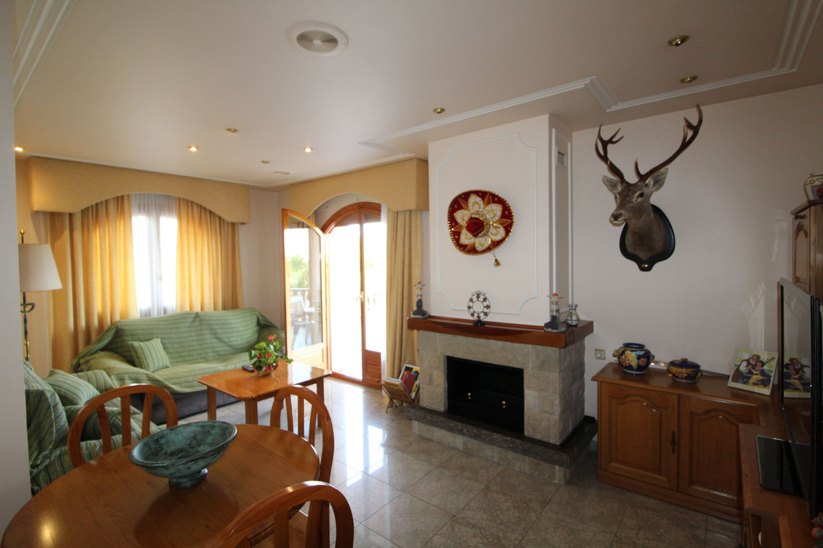 7 Bed Townhouse for sale in Valverde Costa Blanca, Alicante, Spain