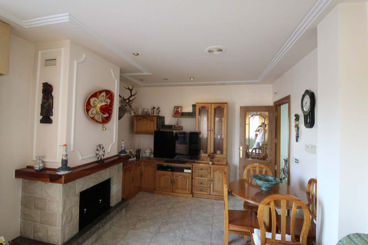 7 Bed Townhouse for sale in Valverde Costa Blanca, Alicante, Spain