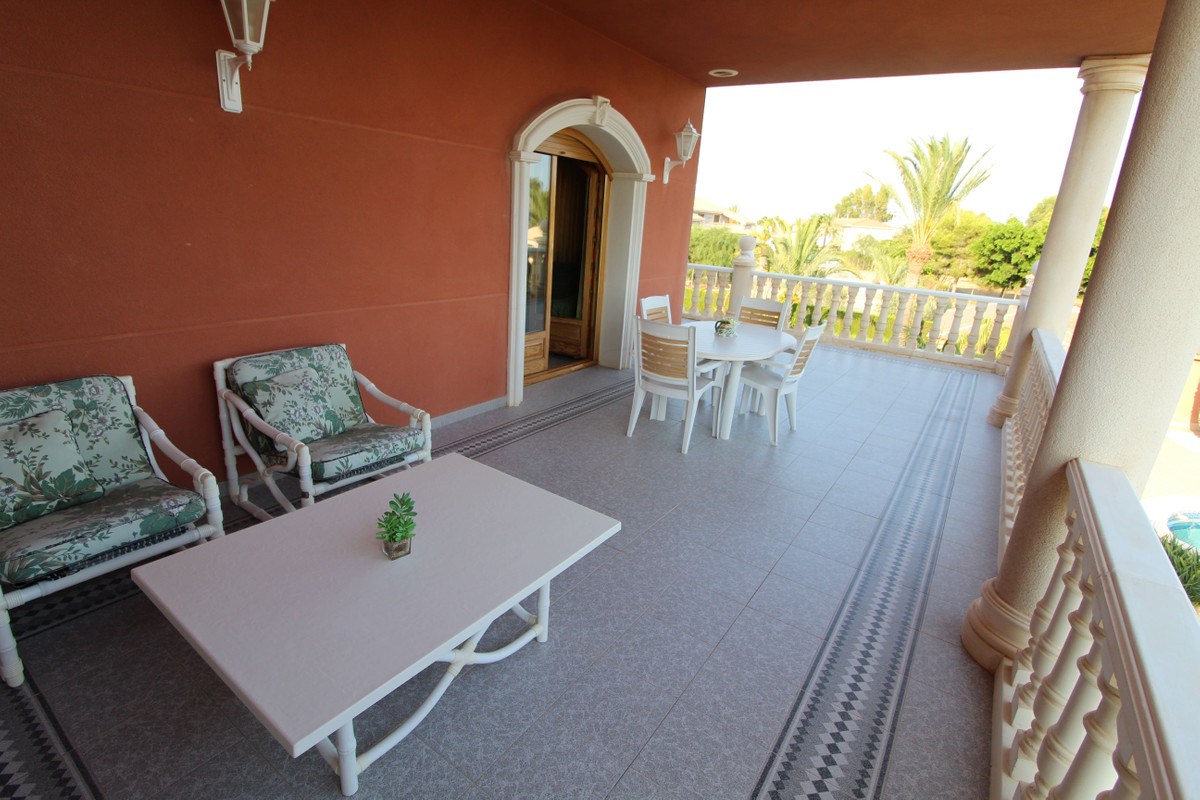 7 Bed Townhouse for sale in Valverde Costa Blanca, Alicante, Spain