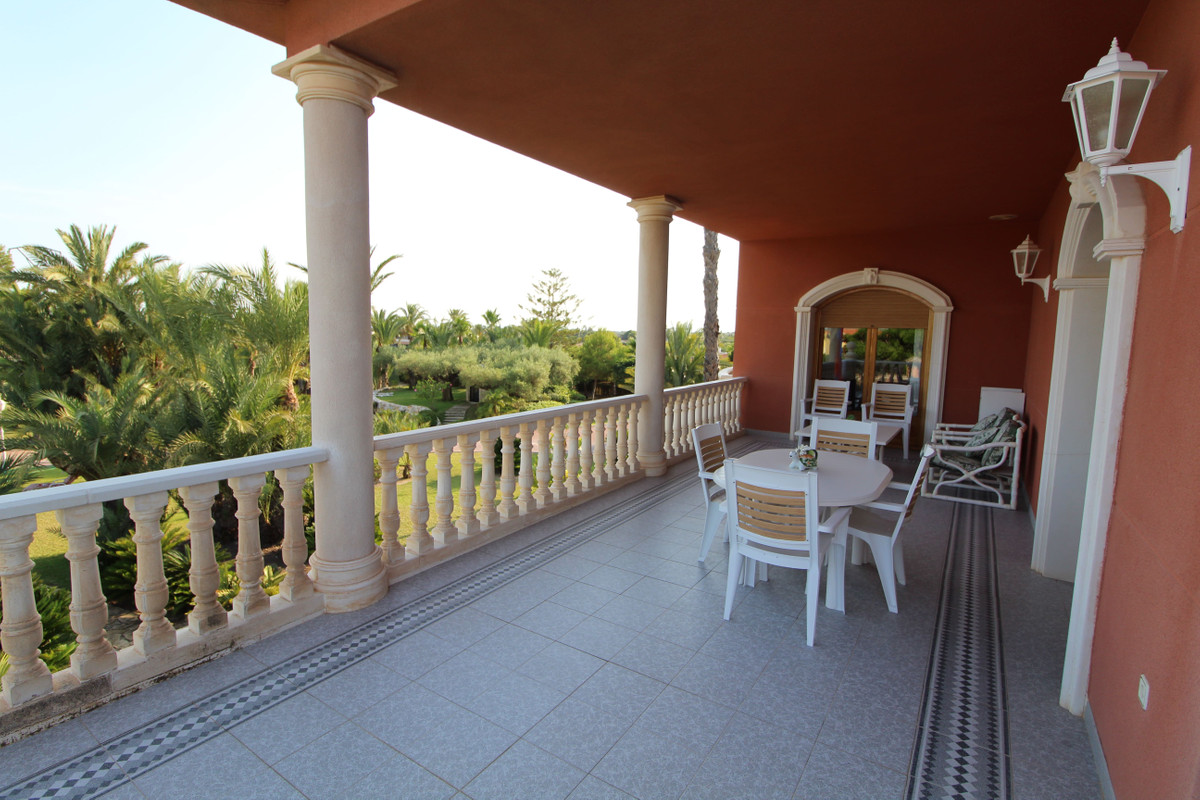7 Bed Townhouse for sale in Valverde Costa Blanca, Alicante, Spain
