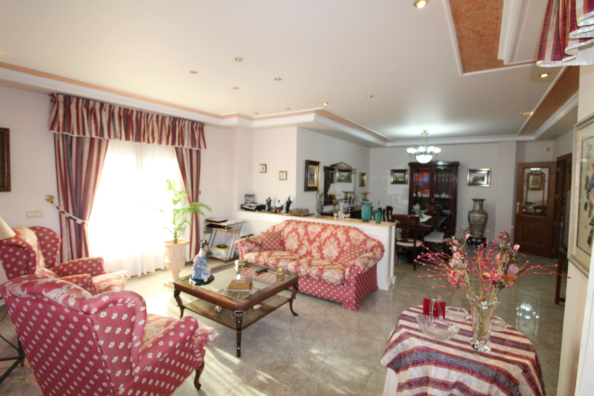 7 Bed Townhouse for sale in Valverde Costa Blanca, Alicante, Spain