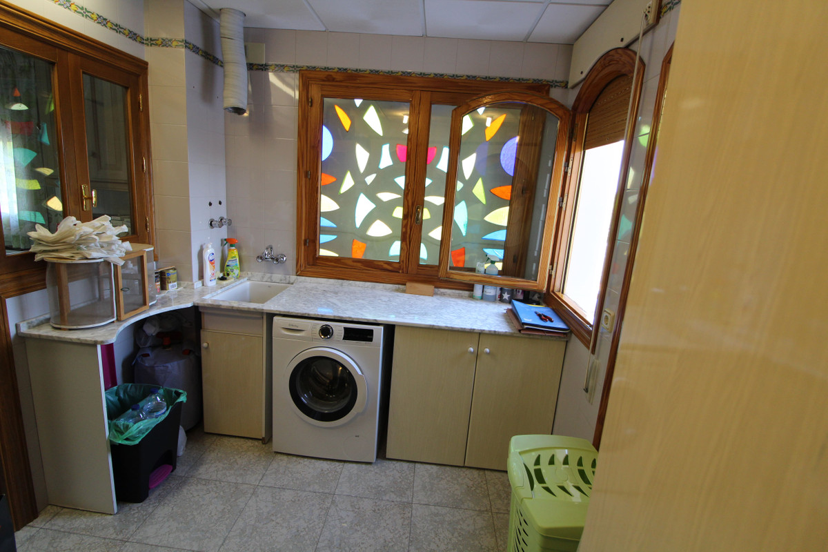 7 Bed Townhouse for sale in Valverde Costa Blanca, Alicante, Spain