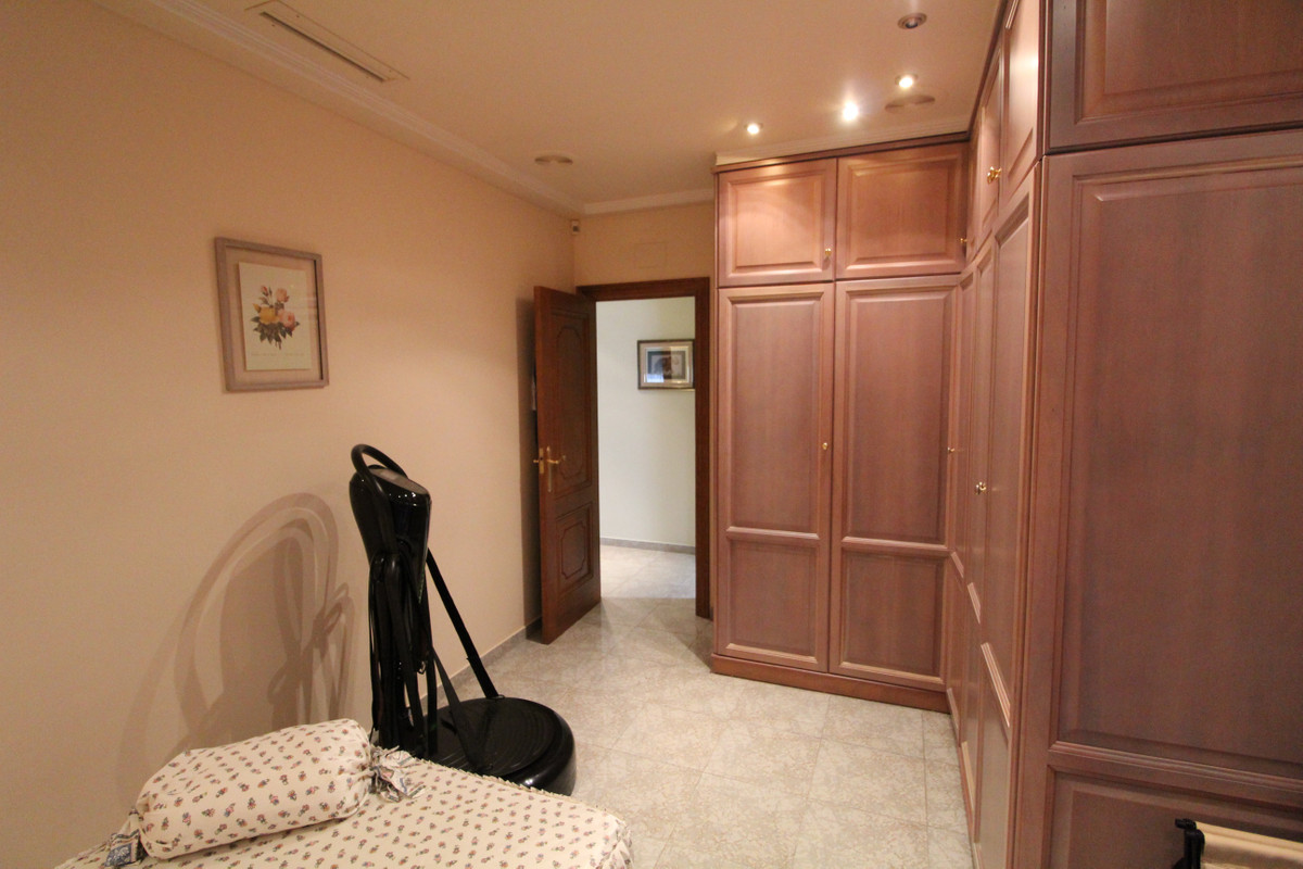 7 Bed Townhouse for sale in Valverde Costa Blanca, Alicante, Spain