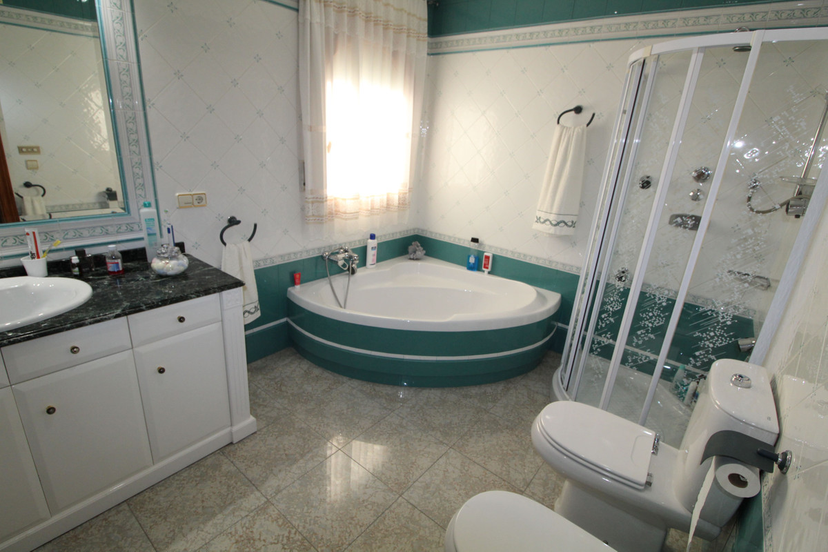 7 Bed Townhouse for sale in Valverde Costa Blanca, Alicante, Spain