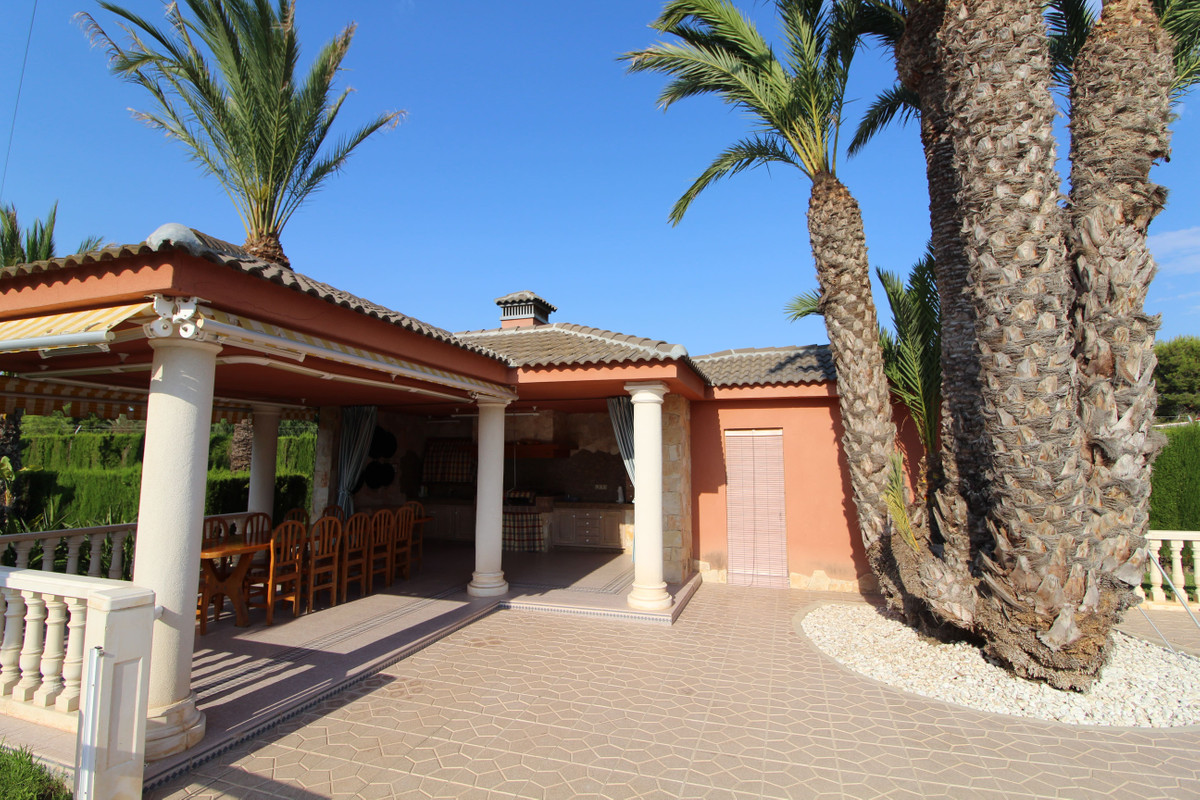 7 Bed Townhouse for sale in Valverde Costa Blanca, Alicante, Spain