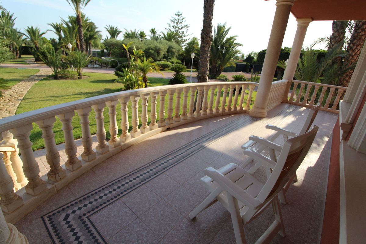 7 Bed Townhouse for sale in Valverde Costa Blanca, Alicante, Spain
