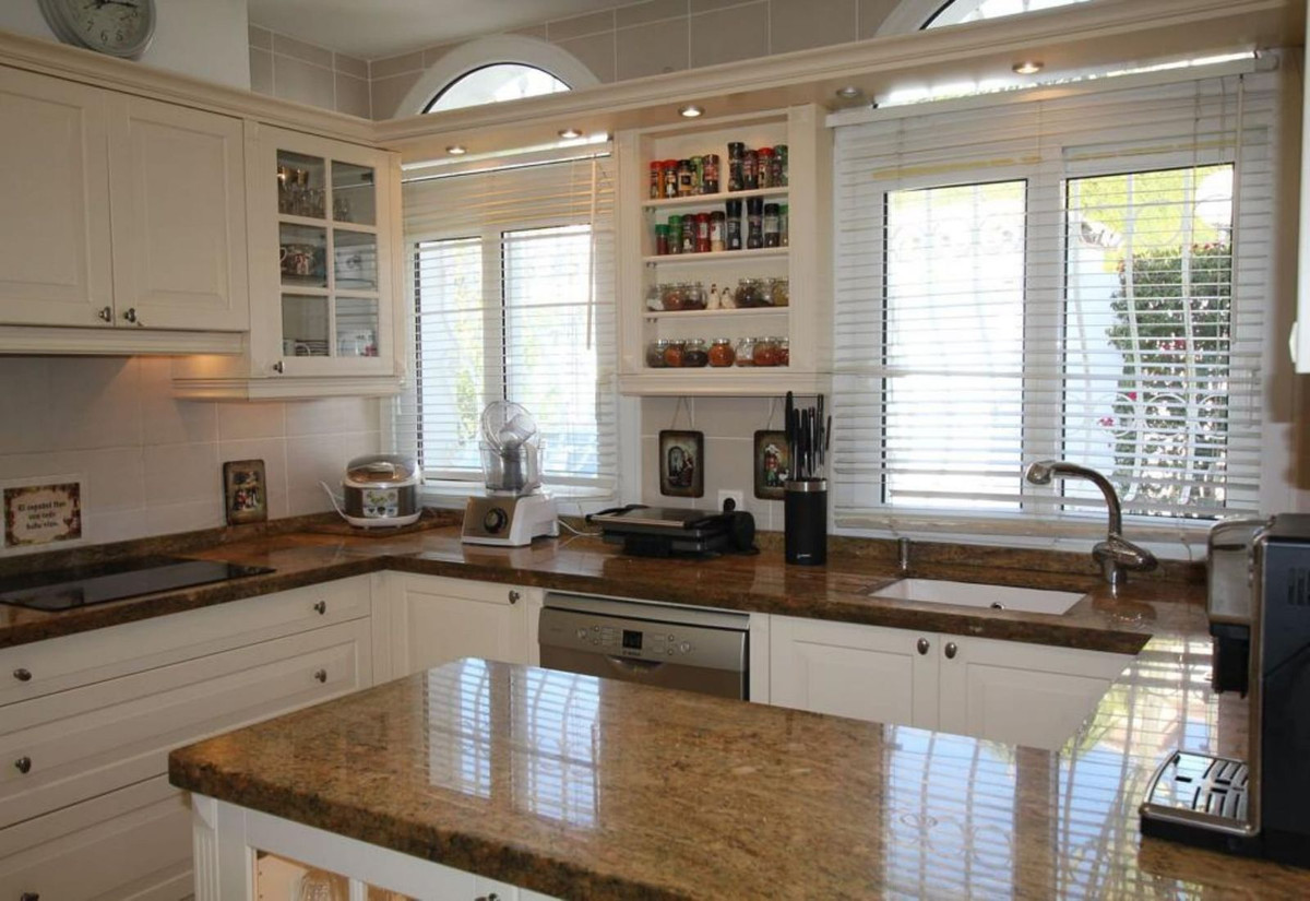 10 Bed Townhouse for sale in Riviera Del Sol Costa Del Sol, Málaga, Spain