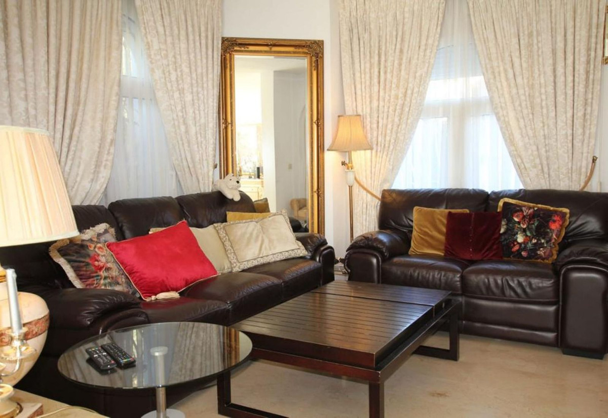 10 Bed Townhouse for sale in Riviera Del Sol Costa Del Sol, Málaga, Spain
