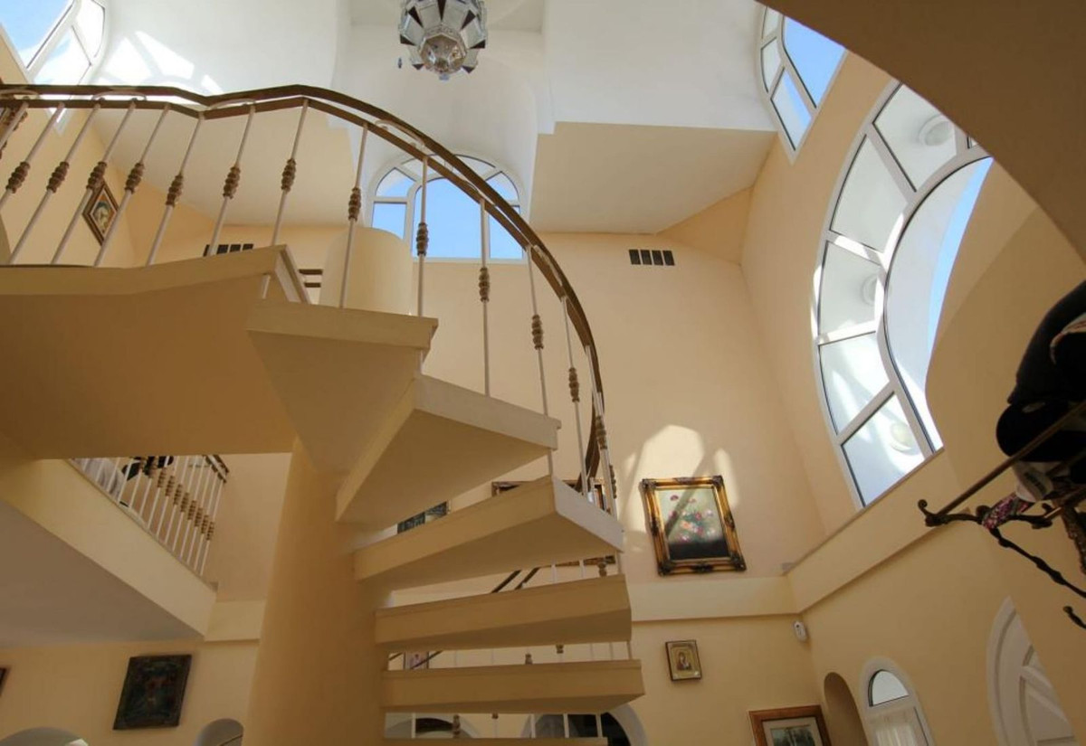 10 Bed Townhouse for sale in Riviera Del Sol Costa Del Sol, Málaga, Spain
