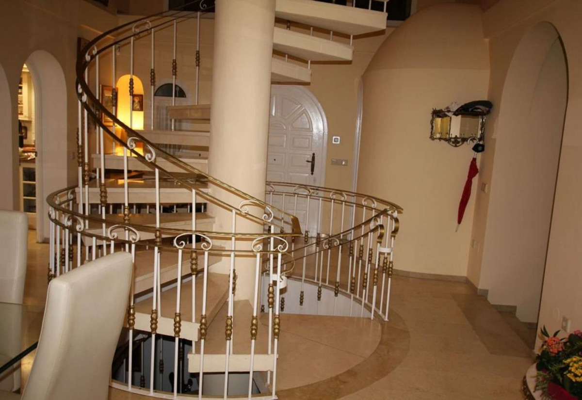 10 Bed Townhouse for sale in Riviera Del Sol Costa Del Sol, Málaga, Spain