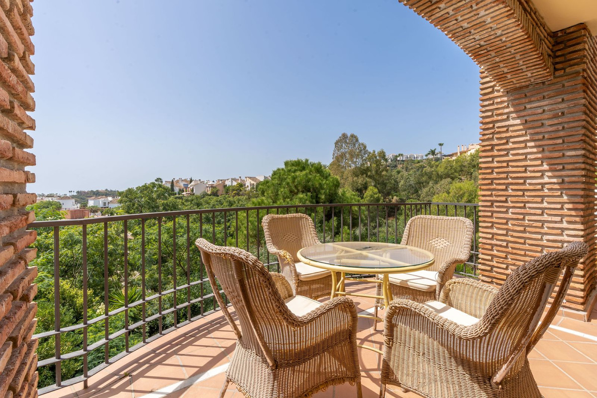 3 Bed Apartment for sale in Los Arqueros Costa Del Sol, Málaga, Spain