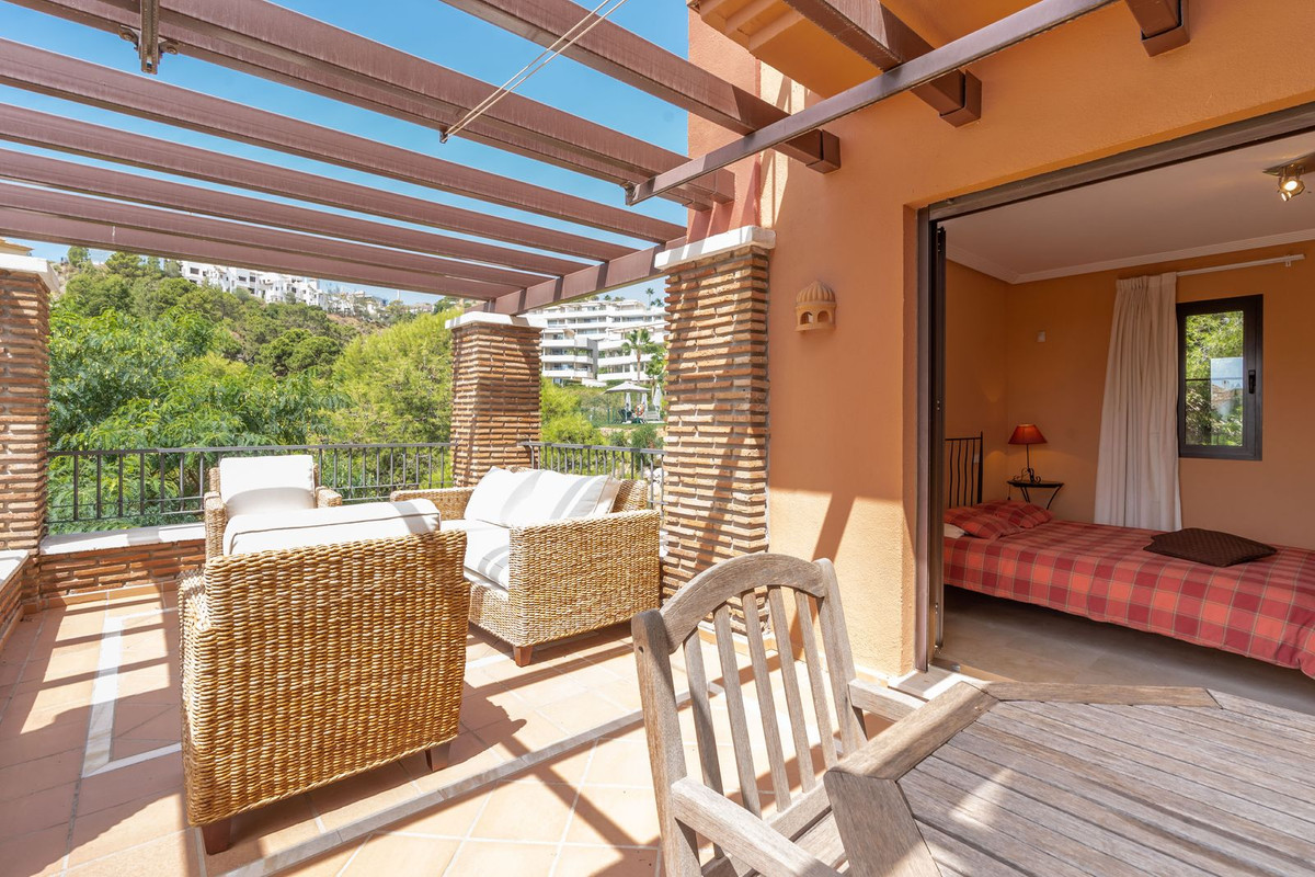 3 Bed Apartment for sale in Los Arqueros Costa Del Sol, Málaga, Spain