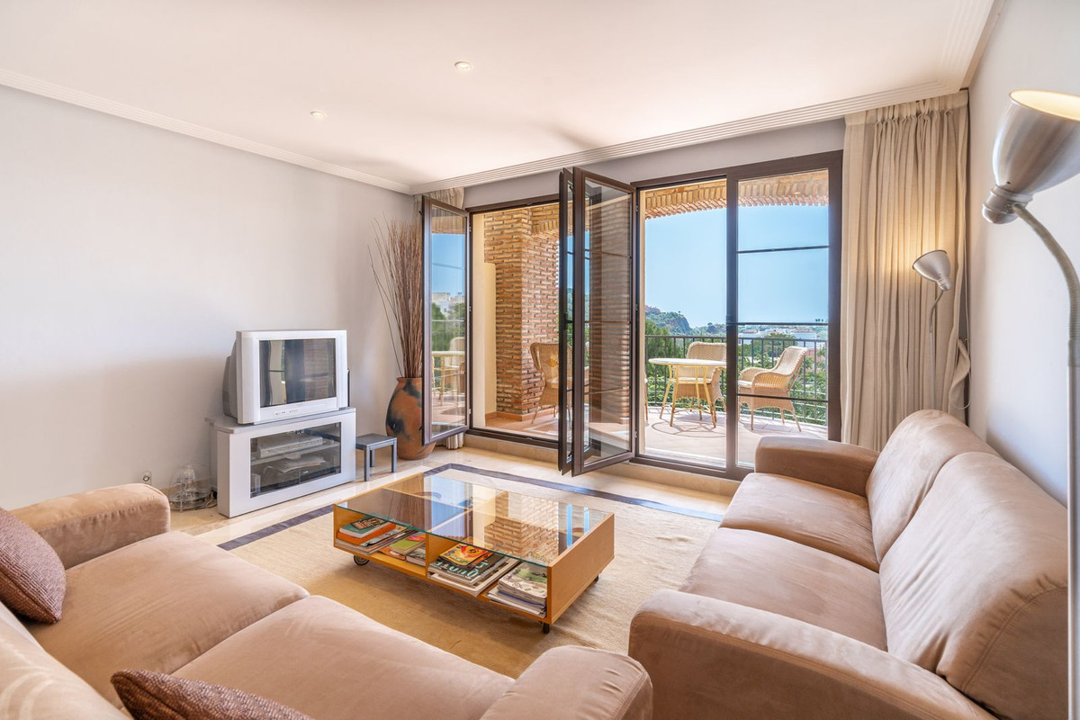 3 Bed Apartment for sale in Los Arqueros Costa Del Sol, Málaga, Spain