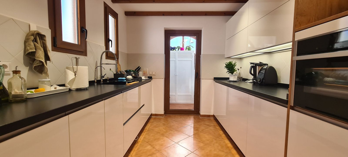 3 Bed Townhouse for sale in Cerros Del Aguila Costa Del Sol, Málaga, Spain