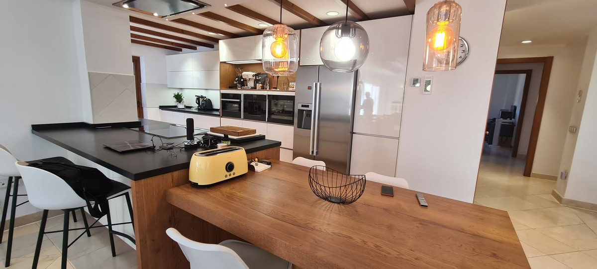 3 Bed Townhouse for sale in Cerros Del Aguila Costa Del Sol, Málaga, Spain