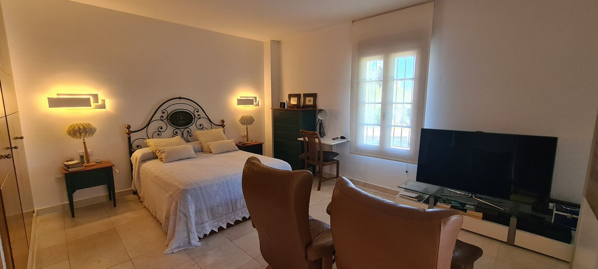 3 Bed Townhouse for sale in Cerros Del Aguila Costa Del Sol, Málaga, Spain