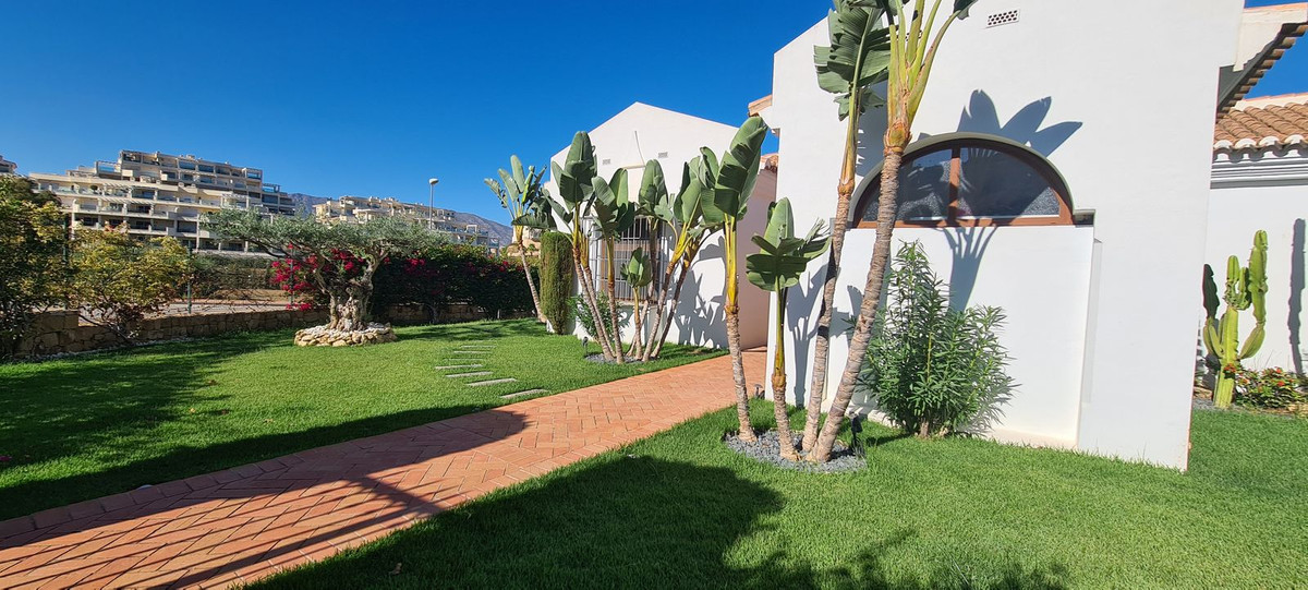 3 Bed Townhouse for sale in Cerros Del Aguila Costa Del Sol, Málaga, Spain