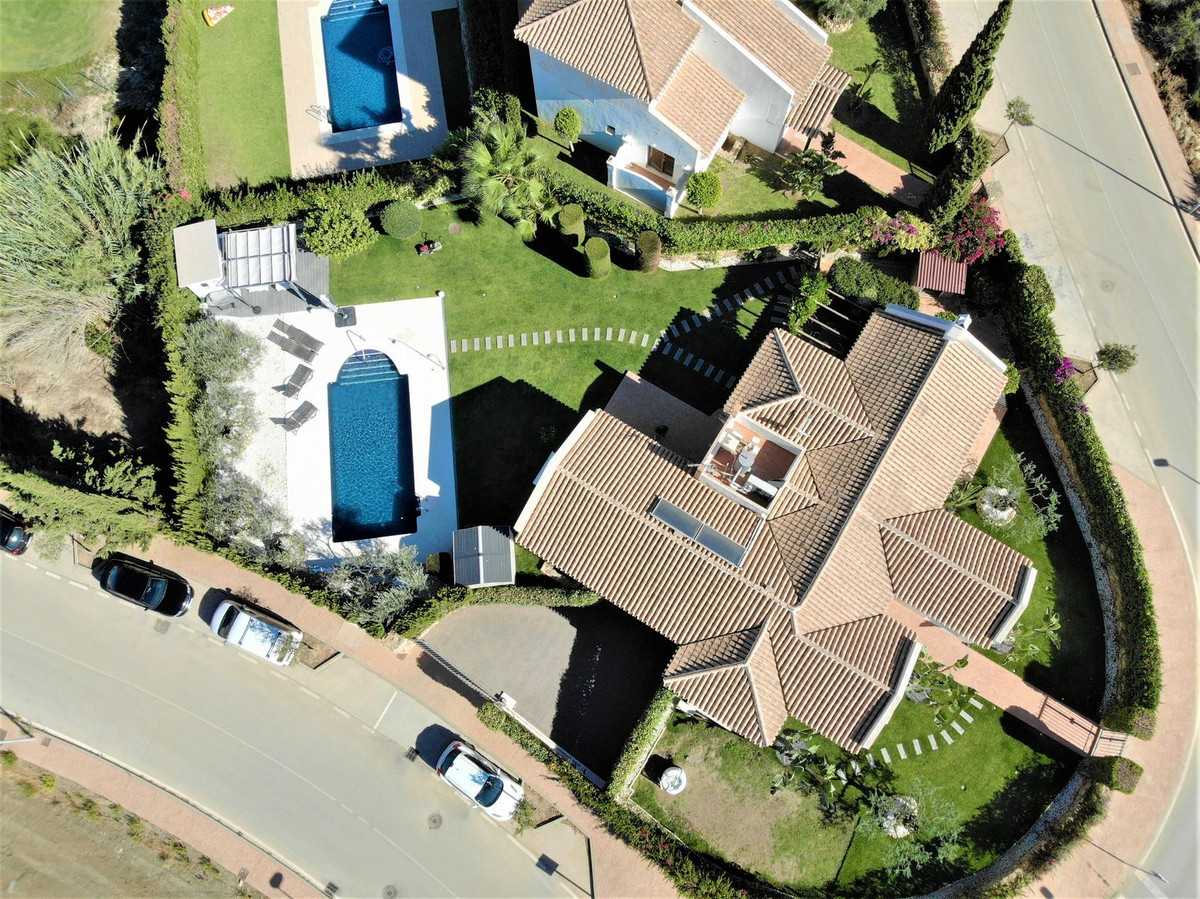 3 Bed Townhouse for sale in Cerros Del Aguila Costa Del Sol, Málaga, Spain