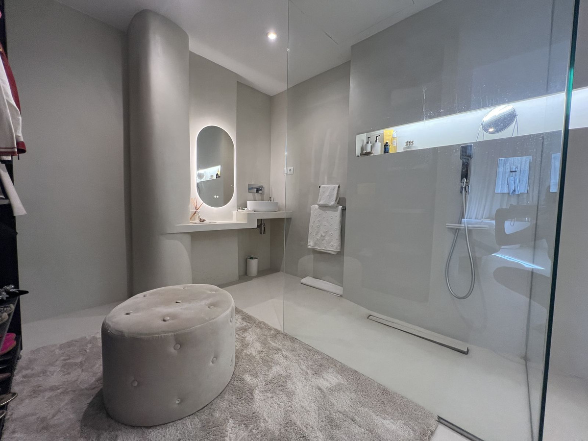 3 Bed Apartment for sale in Nueva Andalucía Costa Del Sol, Málaga, Spain