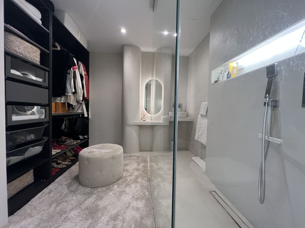 3 Bed Apartment for sale in Nueva Andalucía Costa Del Sol, Málaga, Spain