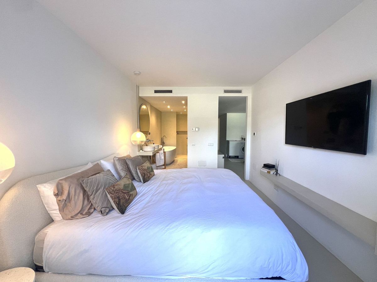 3 Bed Apartment for sale in Nueva Andalucía Costa Del Sol, Málaga, Spain