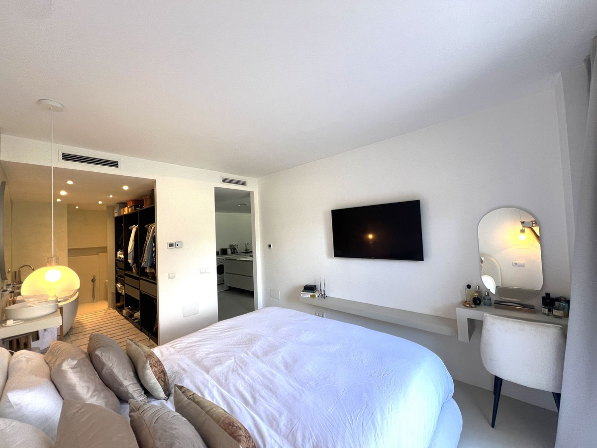3 Bed Apartment for sale in Nueva Andalucía Costa Del Sol, Málaga, Spain