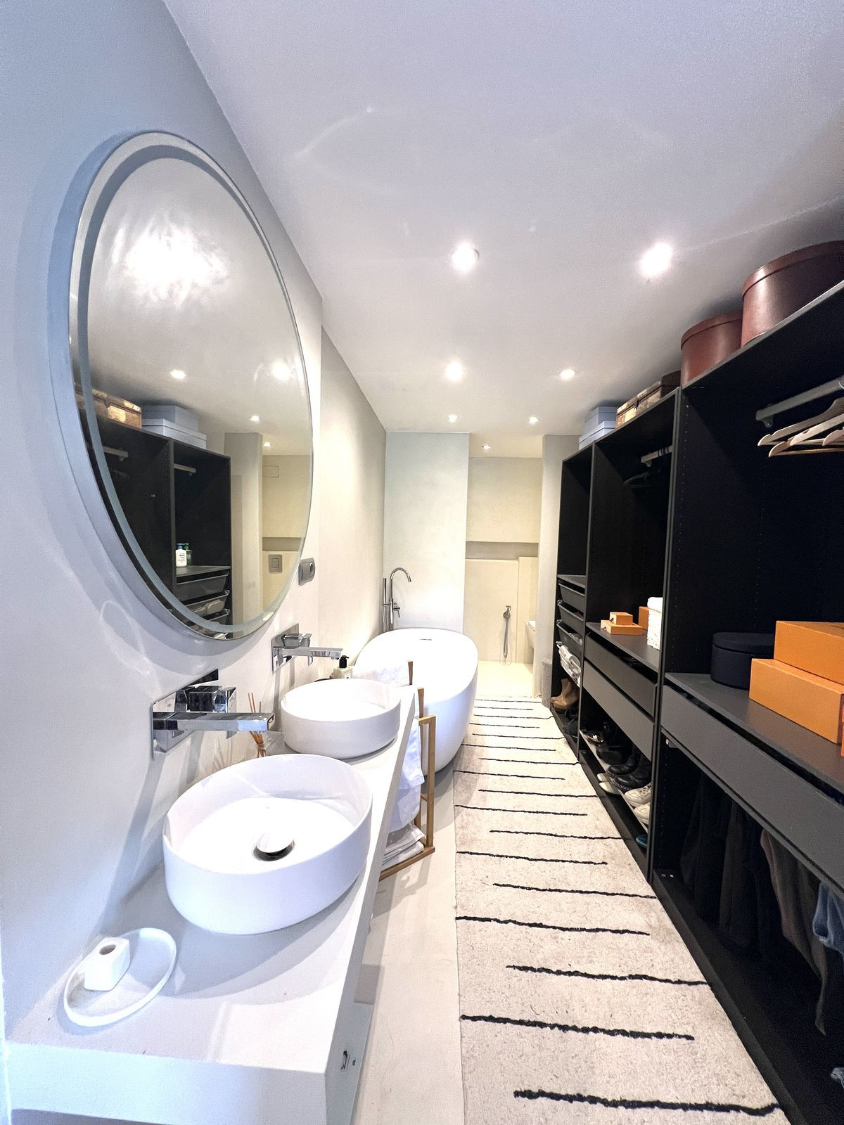 3 Bed Apartment for sale in Nueva Andalucía Costa Del Sol, Málaga, Spain