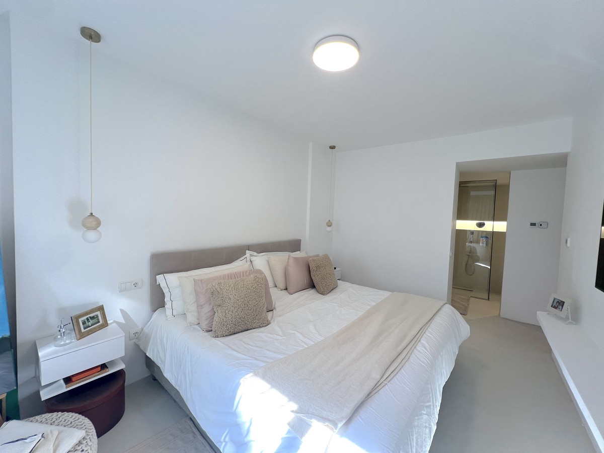 3 Bed Apartment for sale in Nueva Andalucía Costa Del Sol, Málaga, Spain