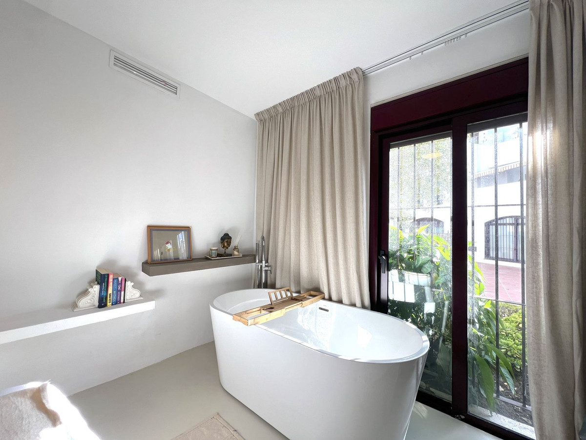 3 Bed Apartment for sale in Nueva Andalucía Costa Del Sol, Málaga, Spain