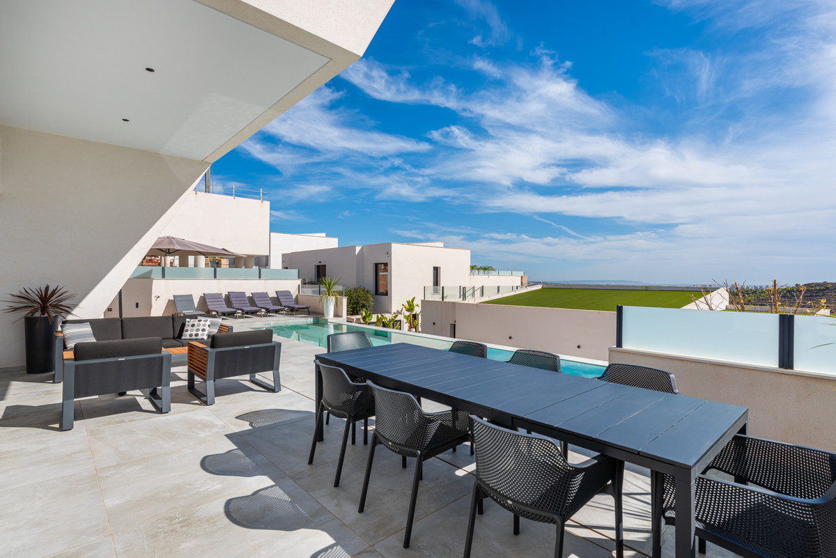 5 Bed Townhouse for sale in Ciudad Quesada Costa Blanca, Alicante, Spain