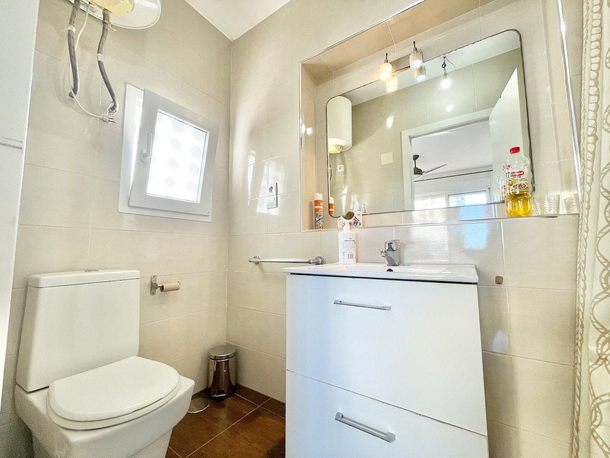 5 Bed Townhouse for sale in Fuengirola Costa Del Sol, Málaga, Spain