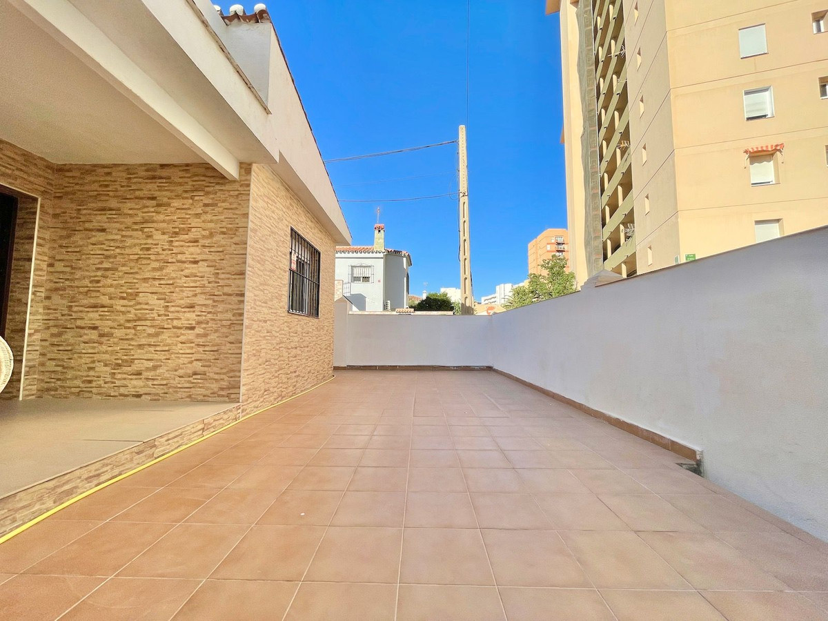 5 Bed Townhouse for sale in Fuengirola Costa Del Sol, Málaga, Spain