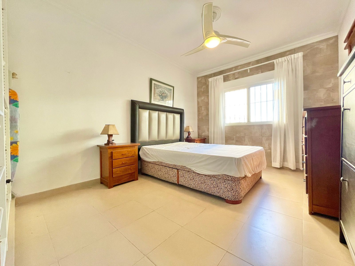 5 Bed Townhouse for sale in Fuengirola Costa Del Sol, Málaga, Spain