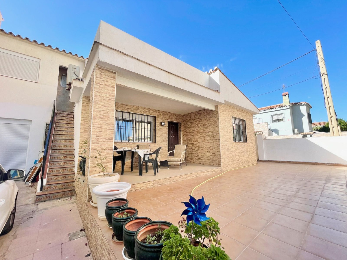 5 Bed Townhouse for sale in Fuengirola Costa Del Sol, Málaga, Spain
