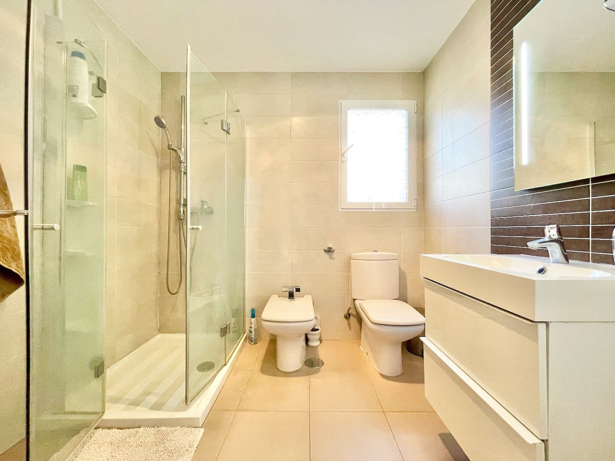 5 Bed Townhouse for sale in Fuengirola Costa Del Sol, Málaga, Spain