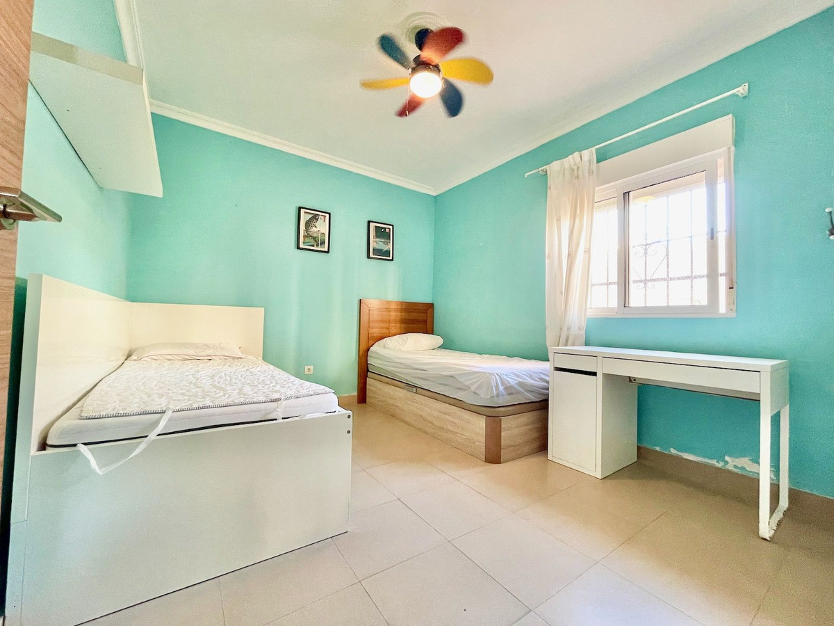 5 Bed Townhouse for sale in Fuengirola Costa Del Sol, Málaga, Spain