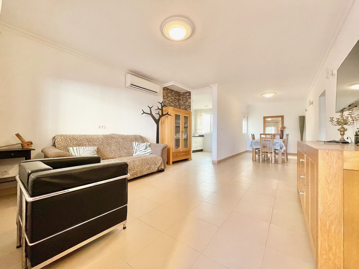 5 Bed Townhouse for sale in Fuengirola Costa Del Sol, Málaga, Spain