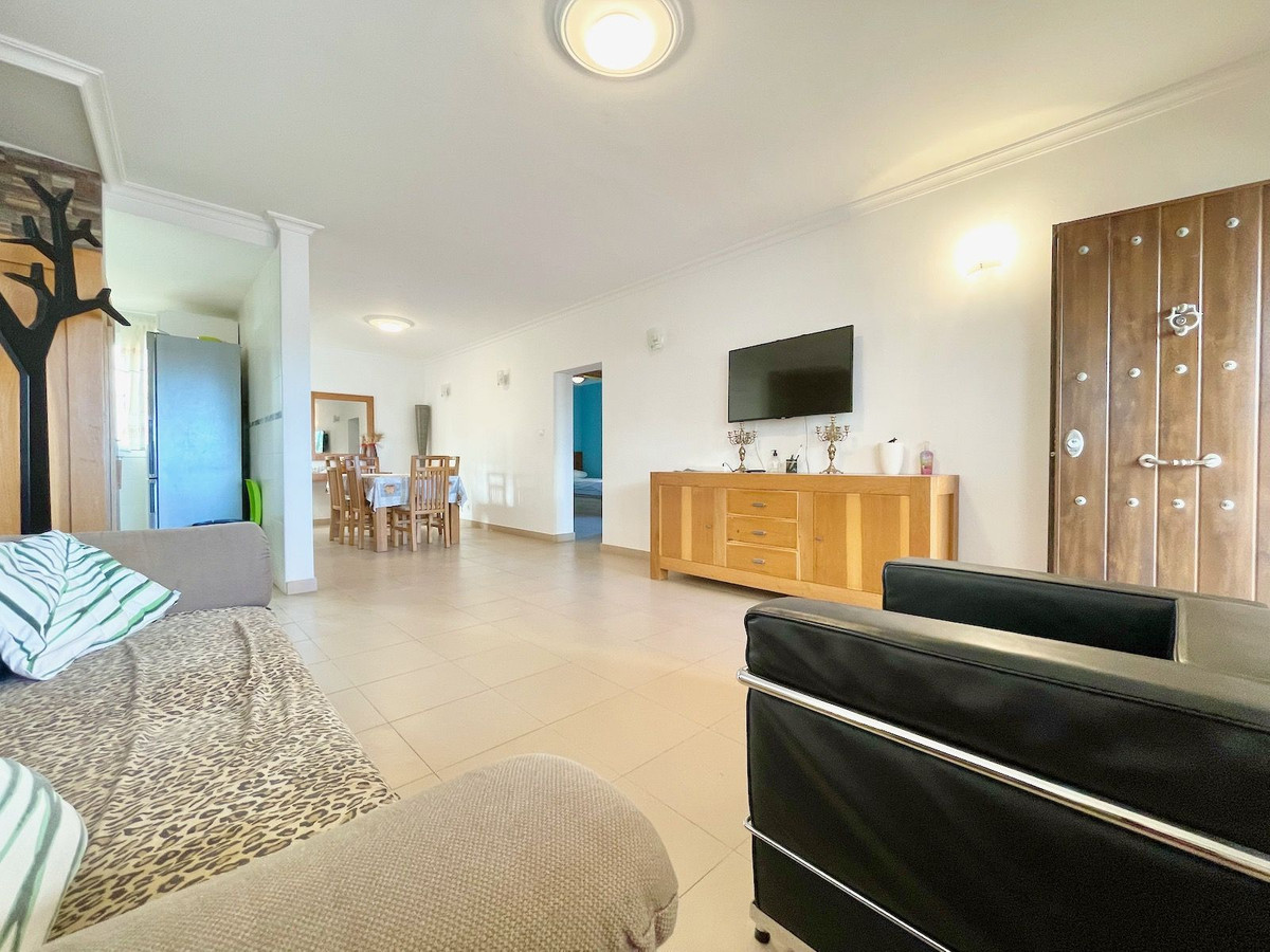 5 Bed Townhouse for sale in Fuengirola Costa Del Sol, Málaga, Spain