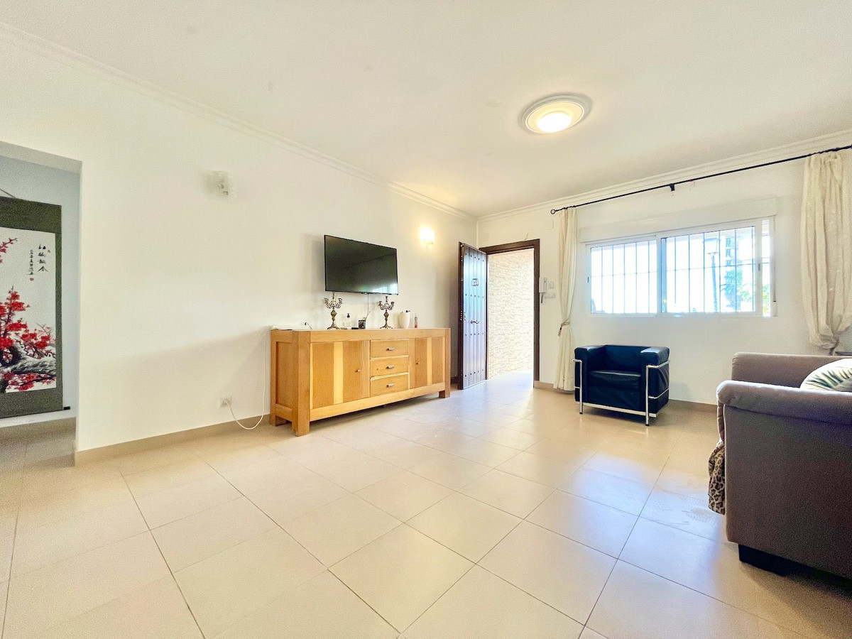5 Bed Townhouse for sale in Fuengirola Costa Del Sol, Málaga, Spain